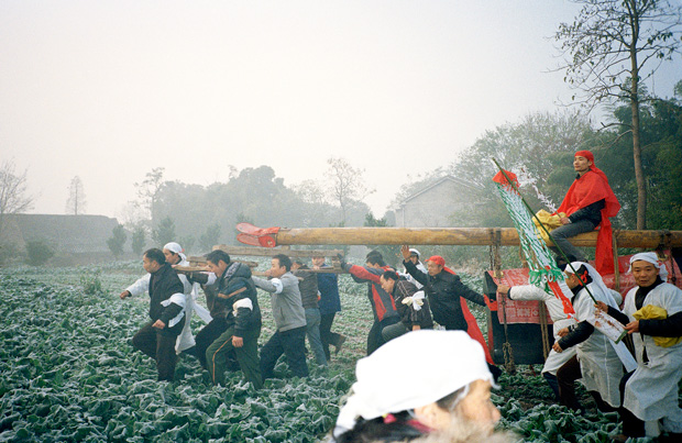 An Intimate Glimpse Into Chinese Funeral Traditions - Feature Shoot