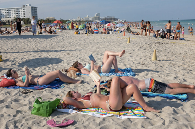 voyeur photo topless girl at beach