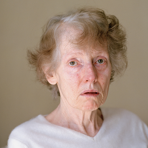 Powerful Portraits of Life (and Death) in Hospice Care - Feature Shoot